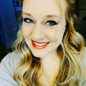 Meet your Posher, Amie